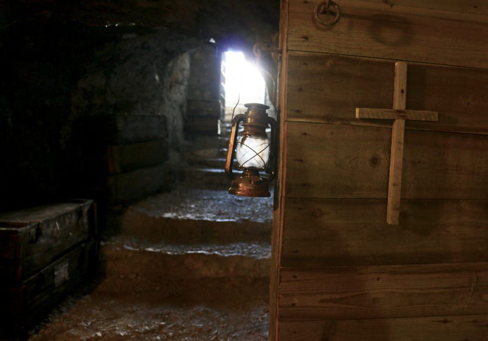 23049745061_c886269ccc_b